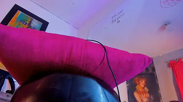 Eyleen Santos online show from July 10, 2026, 8:09 pm
