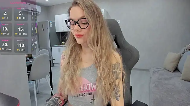 Snapshot of Marta_May_ chatting on March 14, 2026, 10:54 am Marta May online show from March 14, 2026, 10:54 am