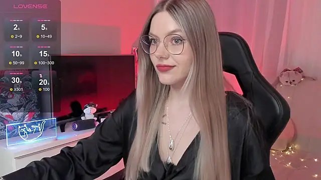 Snapshot of Marta_May_ chatting on September 28, 2025, 5:53 pm Marta May online show from September 28, 2025, 5:53 pm