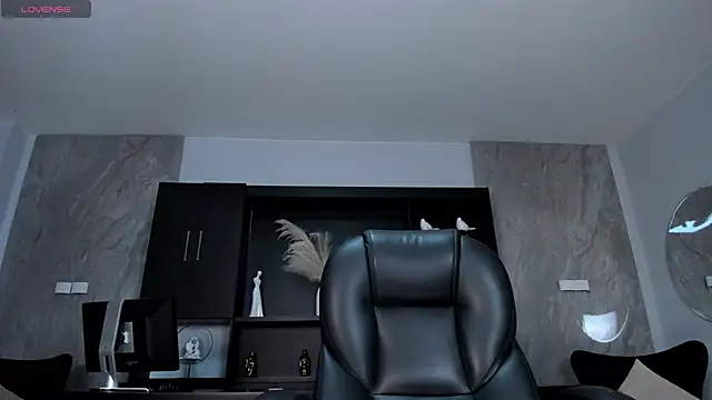 KatieNolan 1 online show from December 14, 2025, 6:02 pm