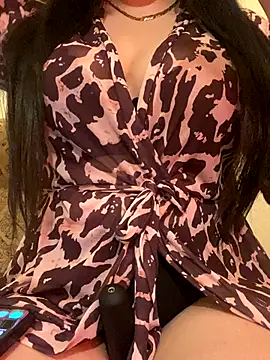 Snapshot of Cameelia chatting on December 19, 2025, 5:04 pm Cameelia online show from December 19, 2025, 5:04 pm