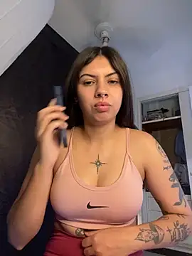 Argentiiniita online show from December 1, 2025, 7:48 pm