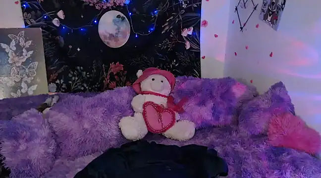 Emillyy m online show from January 15, 2025, 3:54 am