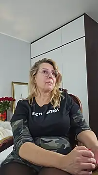 MariaRichi  online show from March 12, 2026, 8:35 pm