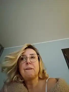 MariaRichi  online show from December 15, 2025, 7:36 am