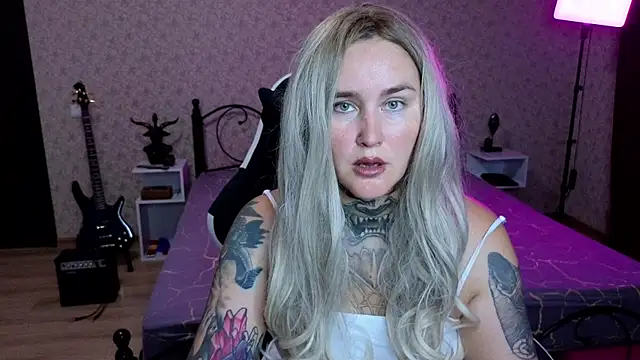 Emmybrightj  online show from August 6, 2026, 3:45 am