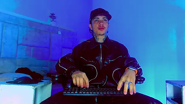 HannibalLester online show from September 11, 2025, 4:01 am