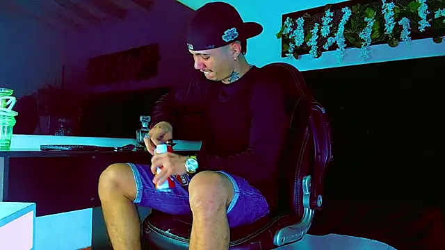 Snapshot of HannibalLester chatting on March 20, 2026, 2:56 am HannibalLester online show from March 20, 2026, 2:56 am