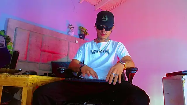 HannibalLester online show from September 10, 2025, 4:11 am