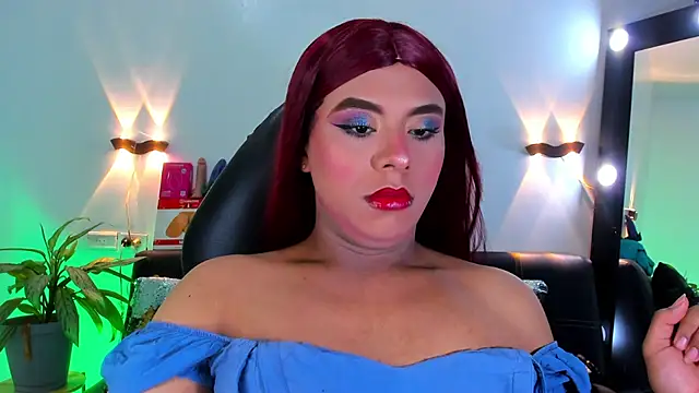 Snapshot of Emili_Roux chatting on July 18, 2026, 11:30 am Emili Roux online show from July 18, 2026, 11:30 am