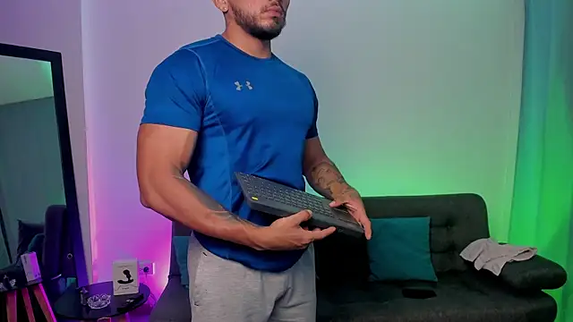 maximusclark1 online show from February 17, 2025, 8:27 pm