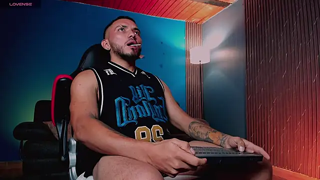 maximusclark1 online show from January 10, 2026, 3:13 am