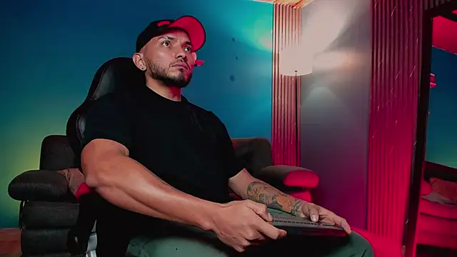 maximusclark1 online show from January 13, 2026, 2:26 am