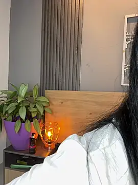 Valery Evaans online show from May 15, 2026, 3:37 am