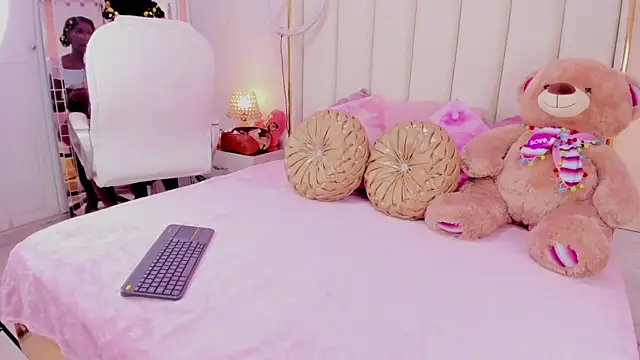 evangelin ts online show from October 22, 2025, 1:54 pm