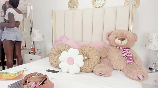 evangelin ts online show from December 15, 2025, 1:39 pm