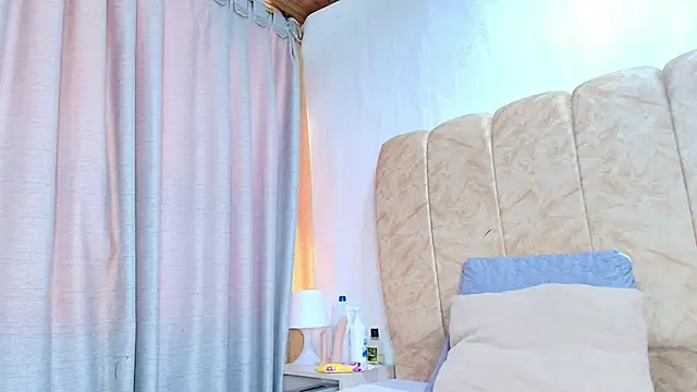 dafne queenn online show from February 25, 2026, 1:11 pm