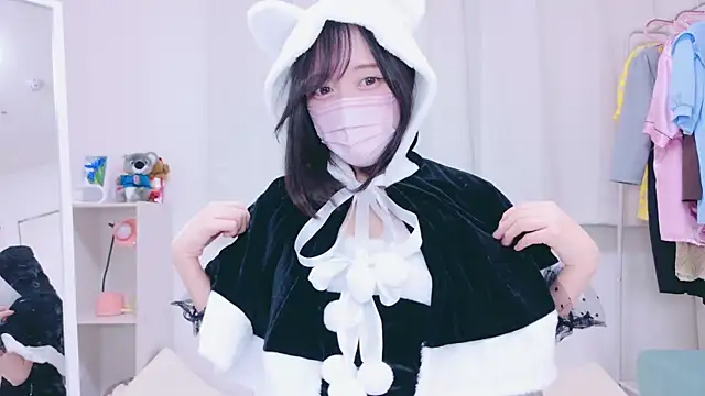 Yurie  online show from December 15, 2024, 10:07 am