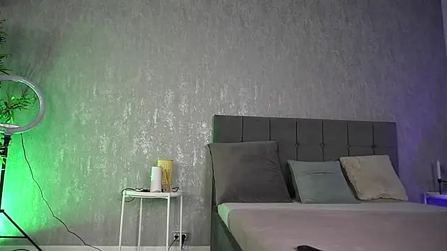 KatelynSparks online show from October 21, 2025, 5:40 am