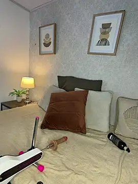 Snapshot of Caroline_dh chatting on May 25, 2026, 10:36 am Caroline dh online show from May 25, 2026, 10:36 am