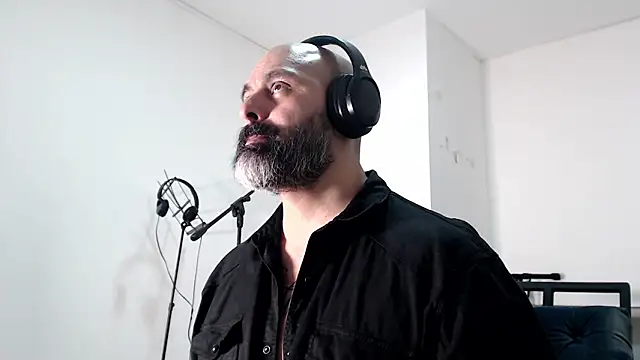 Gabriel Harmant online show from March 21, 2025, 4:06 am