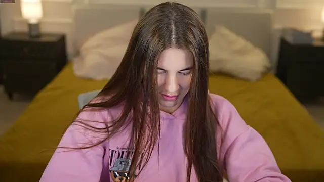 Snapshot of Julia__Star_ chatting on September 27, 2025, 8:31 am Julia Star online show from September 27, 2025, 8:31 am