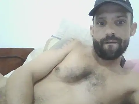 Snapshot of ubermaluco1 chatting on February 2, 2025, 11:00 pm ubermaluco1 online show from February 2, 2025, 11:00 pm