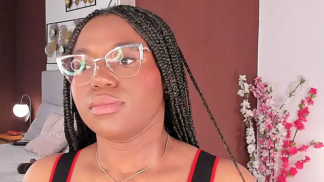 Makena gh online show from November 13, 2025, 4:05 am