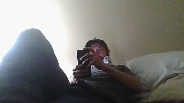 Snapshot of axelongshaft69 chatting on May 17, 2026, 7:25 pm axelongshaft69 online show from May 17, 2026, 7:25 pm