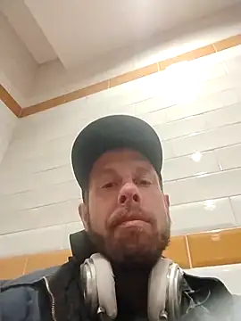 axelongshaft69 online show from April 5, 2026, 11:50 am