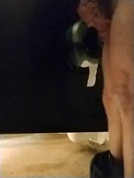 axelongshaft69 online show from April 15, 2026, 9:26 pm