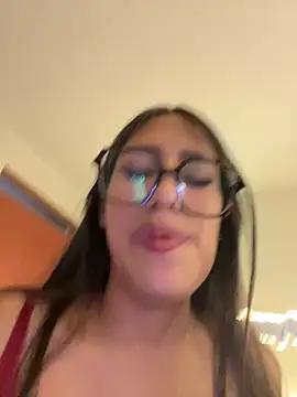 AleFantasy0001 online show from February 13, 2026, 5:51 am