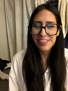 AleFantasy0001 online show from October 28, 2025, 4:02 am