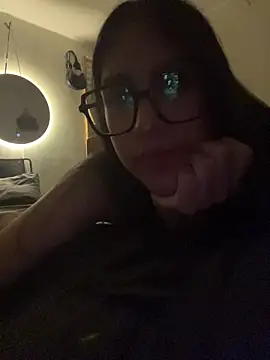 Snapshot of AleFantasy0001 chatting on March 22, 2026, 3:54 am AleFantasy0001 online show from March 22, 2026, 3:54 am