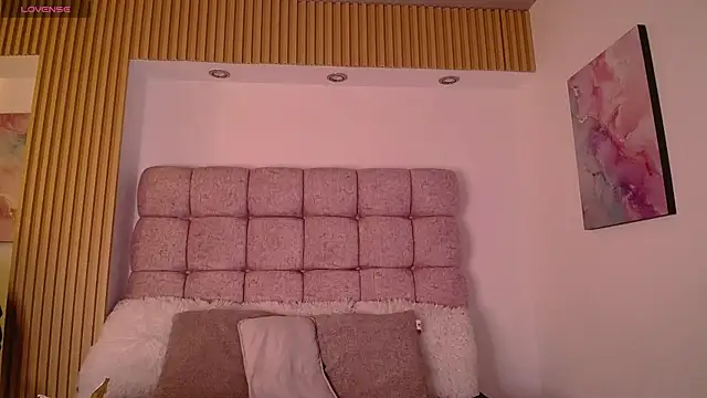 Snapshot of Melodi_Roux chatting on July 14, 2026, 12:55 pm Melodi Roux online show from July 14, 2026, 12:55 pm