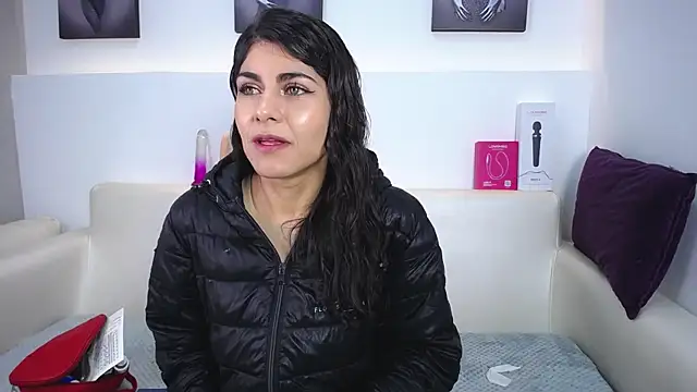 Melodi Roux online show from October 15, 2025, 1:19 pm