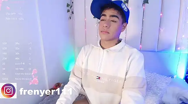 kiing azahell online show from January 26, 2025, 9:18 pm