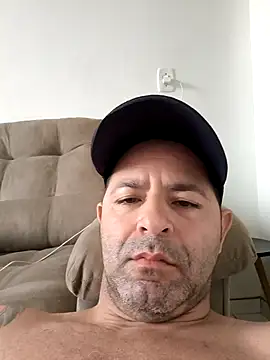 Snapshot of Marciogrei chatting on October 6, 2025, 6:52 pm Marciogrei online show from October 6, 2025, 6:52 pm