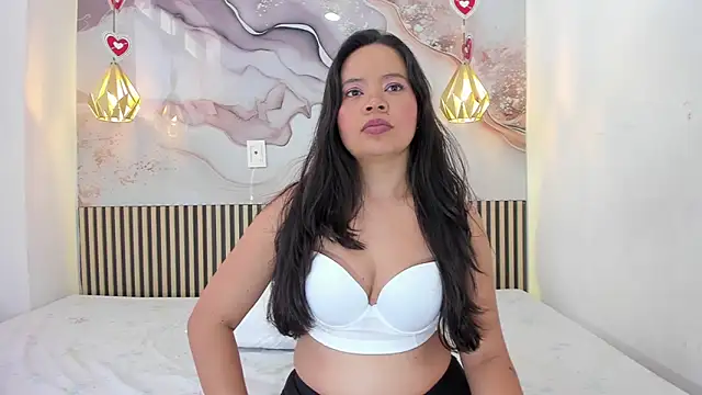 EvelynSweet1 online show from June 23, 2026, 9:13 pm