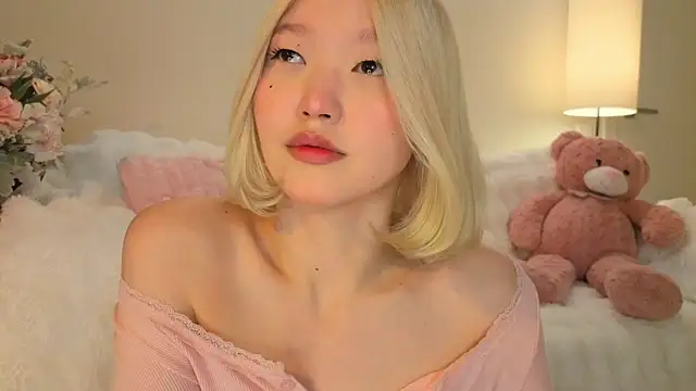 Snapshot of milli_sun_ chatting on June 25, 2026, 5:05 am milli sun online show from June 25, 2026, 5:05 am