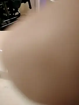 geilerschwanz64 online show from December 4, 2025, 4:33 am