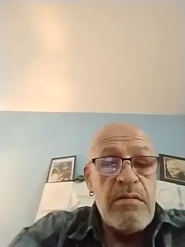 Snapshot of geilerschwanz64 chatting on April 25, 2026, 9:45 am geilerschwanz64 online show from April 25, 2026, 9:45 am