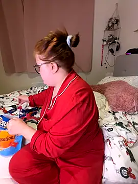 Snapshot of Tallulah-mae-xoxox chatting on November 21, 2025, 11:15 pm Tallulah-mae-xoxox online show from November 21, 2025, 11:15 pm