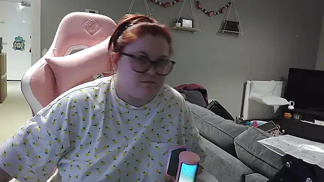 Snapshot of Tallulah-mae-xoxox chatting on March 22, 2025, 6:58 pm Tallulah-mae-xoxox online show from March 22, 2025, 6:58 pm