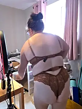 Snapshot of Tallulah-mae-xoxox chatting on March 23, 2026, 10:37 am Tallulah-mae-xoxox online show from March 23, 2026, 10:37 am