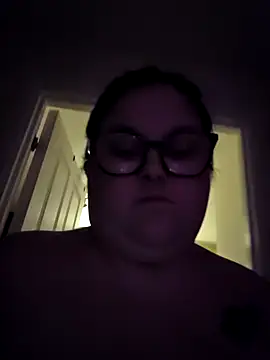 Snapshot of Tallulah-mae-xoxox chatting on December 14, 2025, 11:10 pm Tallulah-mae-xoxox online show from December 14, 2025, 11:10 pm