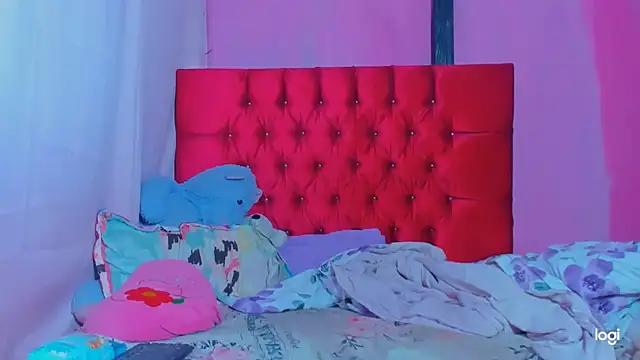 Snapshot of StassieBell chatting on March 18, 2026, 9:45 am StassieBell online show from March 18, 2026, 9:45 am