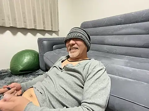 Grandpa29hijii online show from March 18, 2025, 1:01 pm