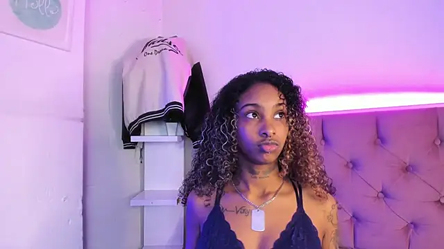 Triipsy online show from March 15, 2025, 10:55 pm