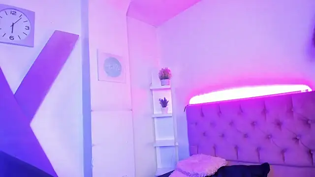 Triipsy online show from March 5, 2025, 11:05 pm